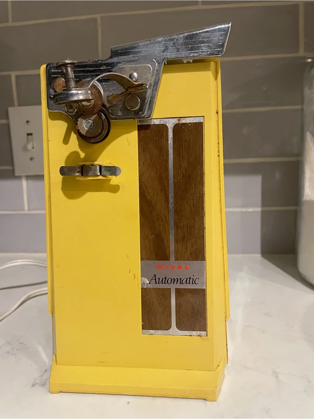 Vintage Rival Model 739 Automatic Electric Can Opener Harvest Yellow Made in USA